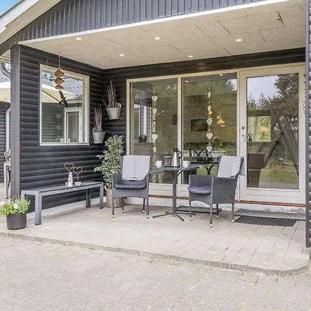 Vakantiehuis Bjarka - 2-9km From The Sea By Interhome Kongsmark