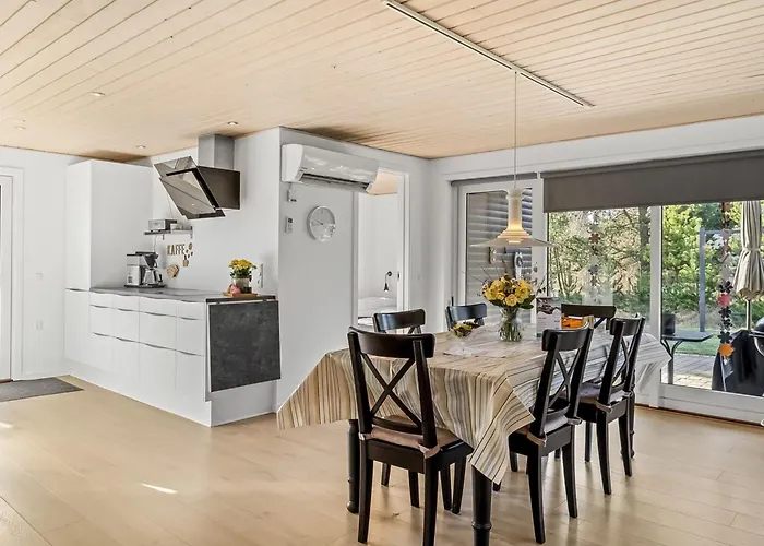 Bjarka - 2-9km From The Sea By Interhome Feriehus Kongsmark